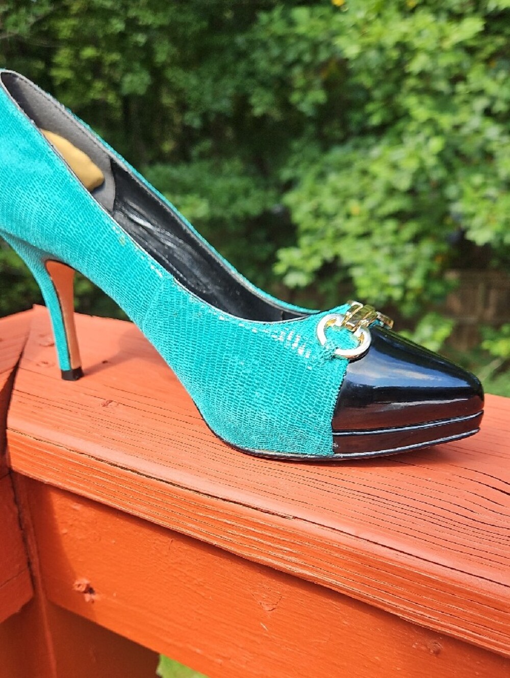 White House Black Market Sam Teal Pointed-Toe Pumps Gold Hardware Size 6.5 M